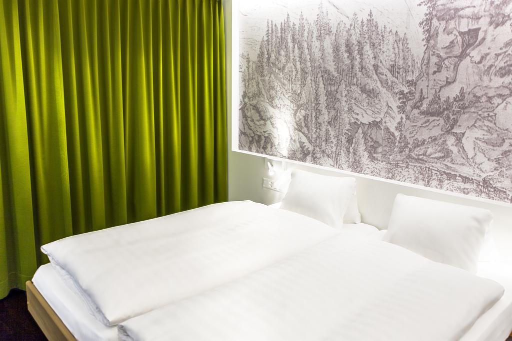 Hotel Weiss Kreuz Thusis Buitenkant foto