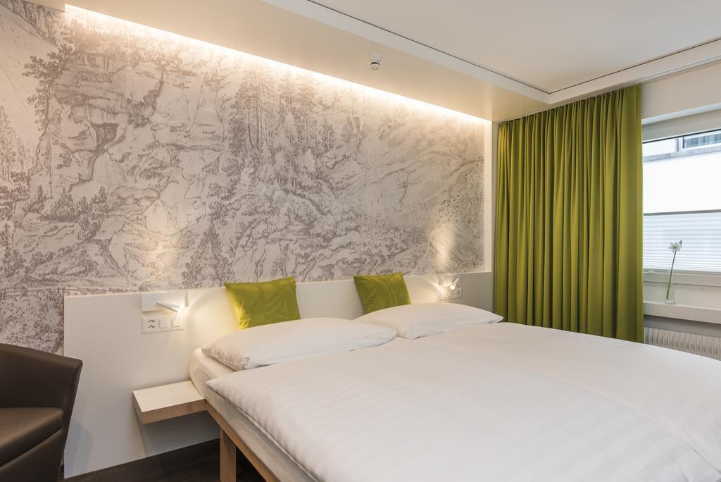 Hotel Weiss Kreuz Thusis Kamer foto